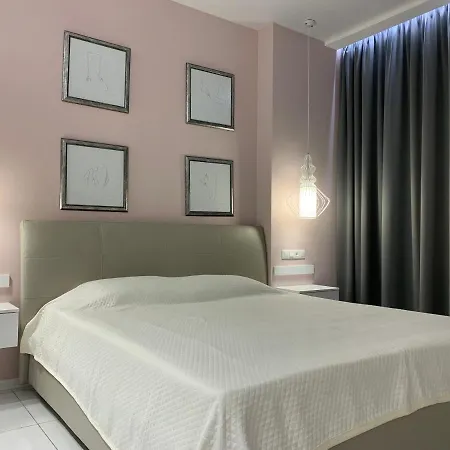 22 Floor Apartment *